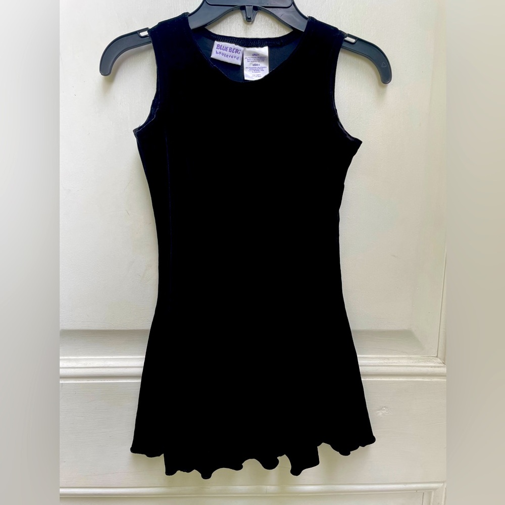 Blueberi Boulevard velvet texture (50 poly / 50 spandex) dress / dance wear 4T